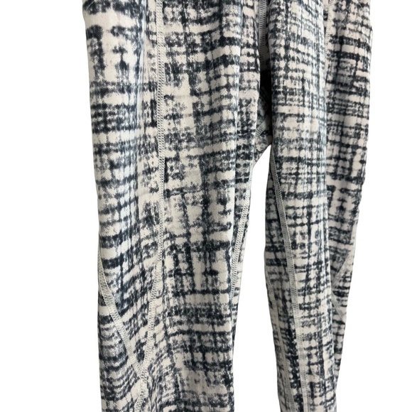 P'TULA High Rise Gray Print Leggings Skinny Leg Athletic Pants Gym Workout Small - Picture 9 of 16